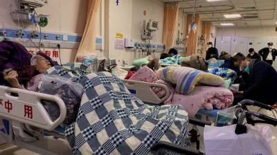 Los hospitales en las principales ciudades chinas están colapsados por el repunte de contagios de covid 19.