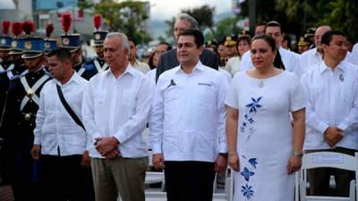 El presidente de Honduras, Juan Orlando Hernández, estuvo acompañado por los titulares de los poderes Legislativo y Judicial.
