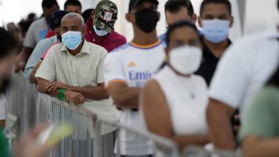 Sin grandes eventos masivos y con algunas restricciones de aforo y sanitarias debido a la pandemia, los costarricenses celebrarán en familia.