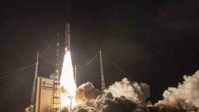 El lanzamiento del pequeño cohete de 52 centímetros de diámetro y unos 10 metros de altura, se produjo a las 14.03 hora japonesa. EFE