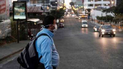 Los nicaragüenses piden registro en el seguro social, documentos de identidad, buscando accesar a beneficios médicos y trabajo.