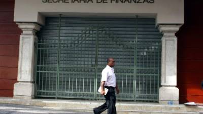 La Secretaría de Finanzas considera que la disciplina fiscal del Gobierno mantiene la deuda en niveles manejables.