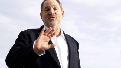 La actriz italiana Asia Argento dijo que Weinstein le pidió en 1997 que le hiciera un masaje, luego él le practicó sexo oral a ella.