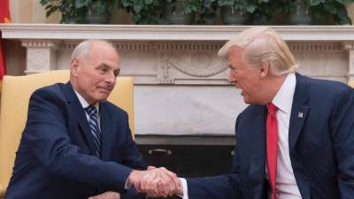 Trump alabó el trabajo de Kelly en la frontera, afirmando que logró reducir drásticamente el cruce de indocumentados en los últimos seis meses.