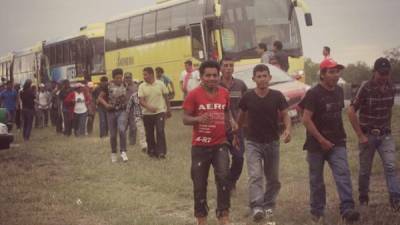 Los centroamericanos viajaban en 3 autobuses procedentes de San Luis Potosí con destino a Tamaulipas, para posteriormente dirigirse a Estados Unidos. Foto tomada de www.telediario.mx