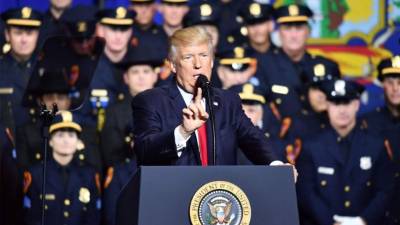 Donald Trump se dirigió a los familiares de las víctimas de delitos en Brentwood, condado de Suffolk en Nueva York.