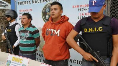 El taxista Sergio Murcia y el subteniente activo Kevin Vargas fueron capturados ayer en Tegucigalpa.