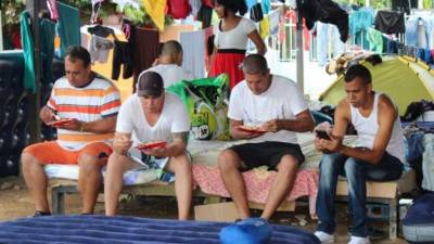 Más de tres mil cubanos estaban varados en Panamá. Foto: EFE