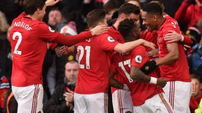 Manchester United se consolidó en el quinto puesto de la Premier League con 45 puntos, solamente a tres unidades del Chelsea que es cuarto. Foto AFP.