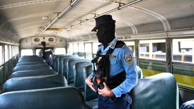 <b><span class=mln_uppercase_mln>seguridad.</span></b> Agentes acompañaron las unidades en sus recorridos.