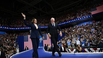 Kamala Harris y Tim Walz celebraron un multitudinario mitin en Filadelfia entusiasmando a los demócratas.