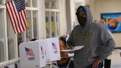 Los residentes de Nueva York que cuenten con una tarjeta verde o permiso de trabajo podrán votar.