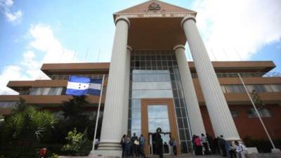 La solicitud fue interpuesta al TSC.