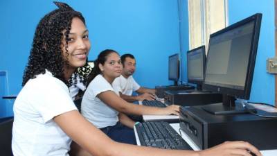 El programa de apoyo tecnológico es pionero en Honduras.