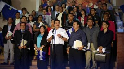 El presidente de Honduras, Juan Orlando Hernández, compareció ante la prensa al instalar la Mesa del Sector Salud.
