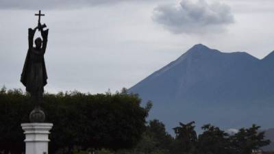 Las autoridades guatemaltecas se mantienen en alerta máxima por la actividad volcánica de varios colosos./AFP.