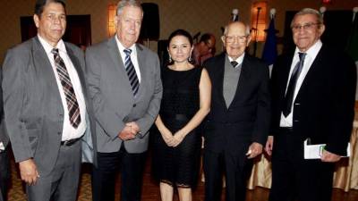 Alcides Maradiaga, Hermann Eyl, Pamela Molina, Jorge Bueso Arias y Miguel Facussé.