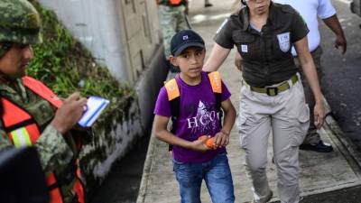 El Gobierno de México ordenó el despliegue de 6,000 soldados en la frontera con Guatemala para frenar el ingreso de los migrantes centroamericanos a su territorio como parte del acuerdo sobre inmigración alcanzado el viernes con Estados Unidos y que evitó la imposición de aranceles de 5% a todos los productos exportados al poderoso vecino de norte.