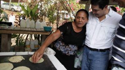 Según el presidente Juan Orlando Hernández, los programas sociales combaten la pobreza.