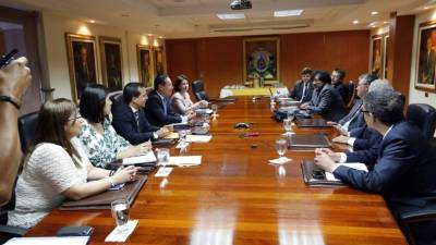 La misión del FMI, encabezada por Lisandro Ábrego, se reunió con el Gabinete Económico.