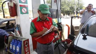 El galón de diésel bajará 0.19 centavos, pasando a L90.27, y el de queroseno costará 75.17.