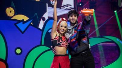 Danna Paola y Sebastián Yatra triunfaron en la categoría a Mejor Live del Año. EFE
