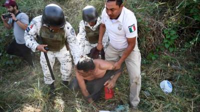 Los migrantes fueron gaseados y reprimidos el jueves por la Guardia Nacional de México.