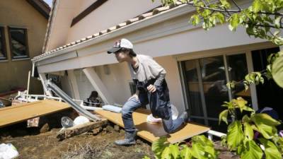 Los daños en infraestructura registrados por los dos violentos terremotos que azotaron a Japón hace dos semanas se cifran en más de 2,000 millones de dólares.