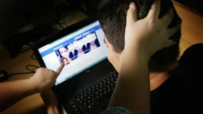 Las redes sociales han incrementado los celos en las personas y la desconfianza en la pareja.