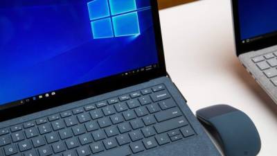 Microsoft desveló un nuevo ordenador personal de su serie 'Surface'.