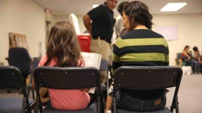Los menores indocumentados en el centro de detención de Artesia, Nuevo México, podrán recibir educación en EUA.