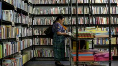 La XIV edición de Filgua, además de recordar a Miguel Ángel Asturias, está dedicada este año a Margarita Carrera, escritora y columnista que ha logrado desarrollar diversos géneros en su carrera, además de publicar 2 novelas, 13 libros de ensayo y 11 de poesía. EFE/Archivo