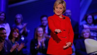 La precandidata demócrata a la Casa Blanca, Hillary Clinton, instó a los electores a optar por su experiencia.