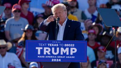 Trump se dio un baño de masas en Waco, Texas, en el relanzamiento de su campaña tras afirmar que puede ser arrestado.