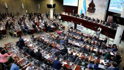 La sesión ordinaria se realizó con la presencia de los diputados de todas las bancadas de los partidos políticos.