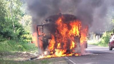 El bus que quemó en su totalidad.