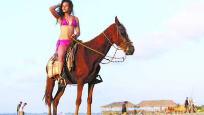 Las mujeres, como cada época de verano, se lucieron y embellecieron las playas de Tela y La Ceiba.