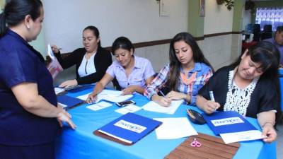 Los docentes analizaron el contenido de la metodología LEES. Foto: Cristina Santos.