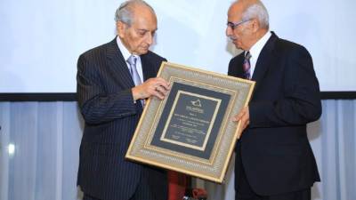 Emilio Larach fue homenajeado por sus valores. Fotos: Jordan Perdomo