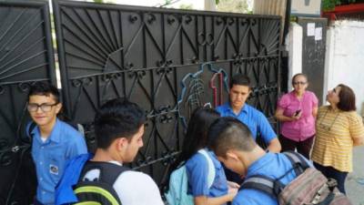 Los estudiantes no tuvieron acceso a las aulas de clases por la toma.