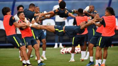 La selección de Brasil se alista para enfrentar a Bélgica el viernes por los octavos de final.