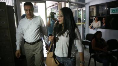 Dagoberto Aspra y Gabriela Castellanos llegaron este jueves al Ministerio Público de San Pedro Sula.