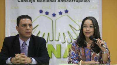 El jefe de investigación, Dagoberto Aspra y la directora del CNA, Gabriela Castellanos confirmaron los hallazgos en rueda de prensa.