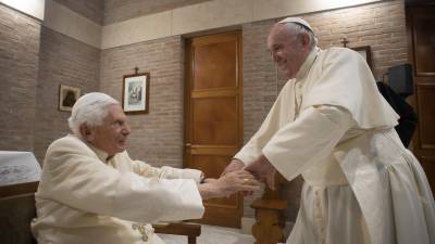 El Papa Francisco visitó a Benedicto XVI el pasado miércoles tras pedir oraciones por su antecesor.
