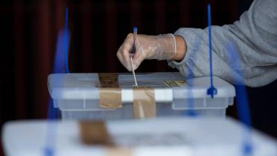 Los partidos que históricamente se han disputado el poder, ahora, según encuestas, tienen mínimas posibilidades de alcanzar la presidencia en Chile.