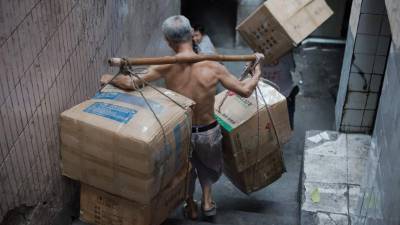 La mayoría de los bang-bang que aún trabajan en el oficio ya son hombres mayores. Foto: AFP
