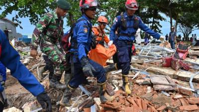 Los miembros de un equipo de búsqueda y rescate de Indonesia. Foto: AFP