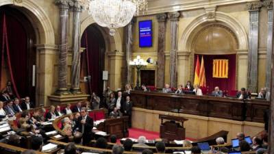 El Parlamento español aprobó hoy una ley que permite a los sefardíes aplicar a la nacionalidad española aunque no residan en el país.
