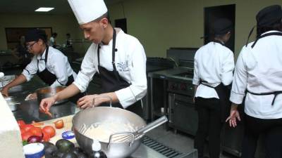 Actualmente el curso está lleno, pero las inscripciones para el 2018 inician en agosto del 2017, así que no espere más.