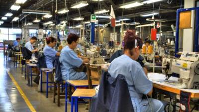 Empleados de una maquila en la zona norte.